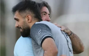 بمب خبری استقلال منفجر شد / بازیکن جنجالی دوباره به تیم برگشت