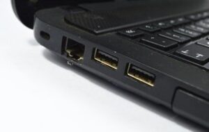 رنگ سیاه درگاه USB چه معنایی دارد؟