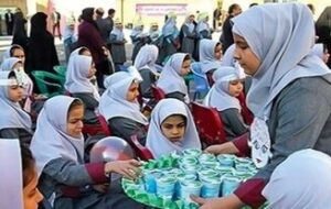 وزیر آموزش و پرورش: شیر فقط در مدارس ابتدایی دولتی توزیع می‌شود
