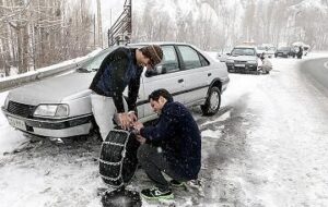 بارش برف و کولاک در جاده‌های ۱۴ استان