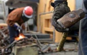 نقش کارگران در اقتصاد مقاومتی و اهمیت پایداری اقتصادی