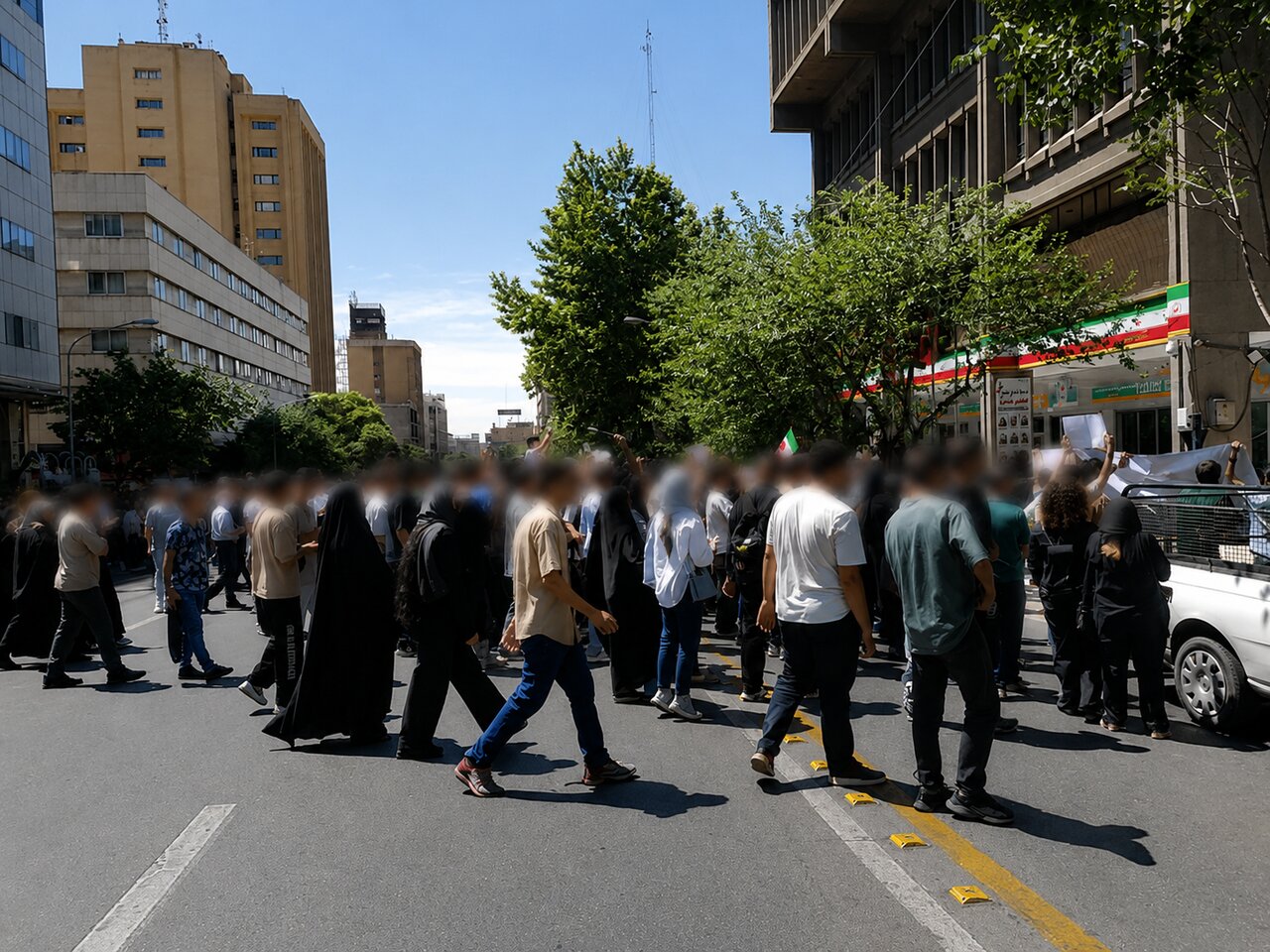 تجمع اعتراضی دانشآموزان مقابل وزارت آموزش و پرورش: در شرایط جنگی چگونه درس میخواندیم؟/ «حداقل تاثیر قطعی معدل را بردارید» تجمع اعتراضی دانشآموزان مقابل وزارت آموزش و پرورش: در شرایط جنگی چگونه درس میخواندیم؟/ «حداقل تاثیر قطعی معدل را بردارید»