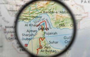 تنگه هرمز؛ سلاح استراتژیک ایران در حال کند شدن است؟ / عربستان و امارات مسیر جایگزین پیدا کردند