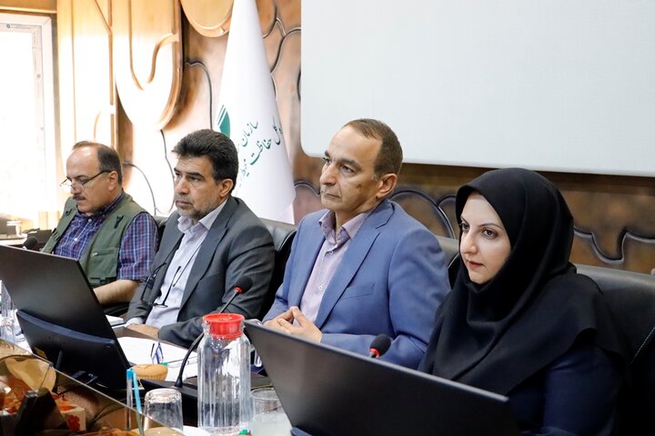 شیشهفروش: اراضی کشاورزی اصفهان کانونهای جدید گردوغبارند شیشهفروش: اراضی کشاورزی اصفهان کانونهای جدید گردوغبارند